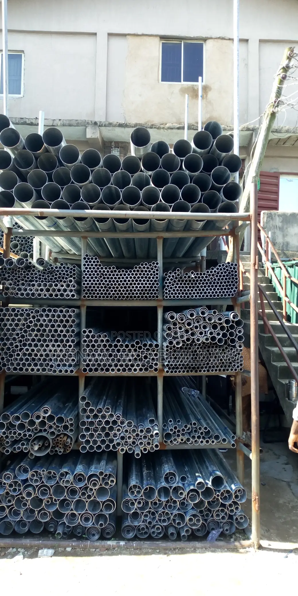 Quality Steel Full Length Galvanized Pipes.