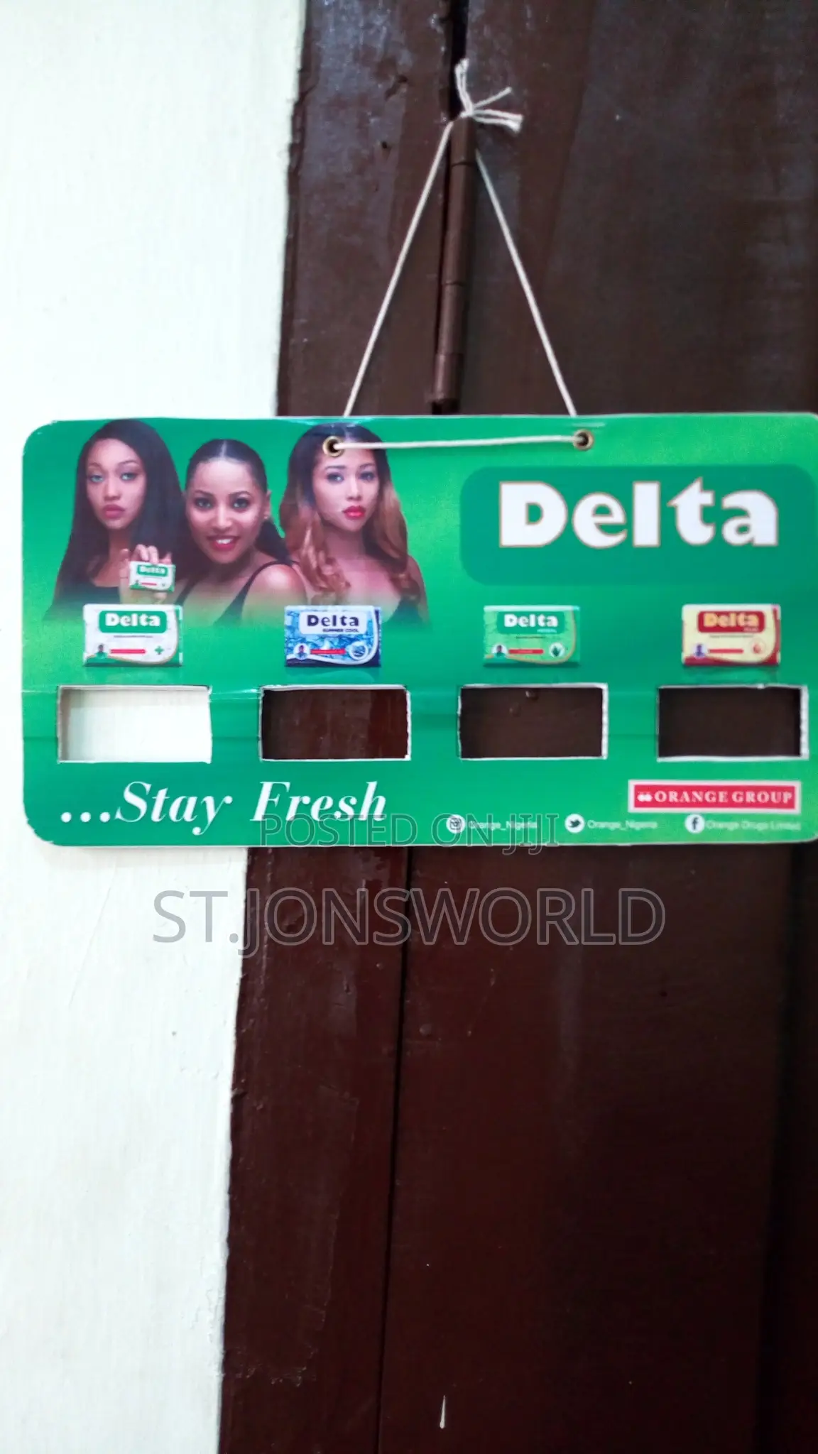 Serchet Display Hanger
