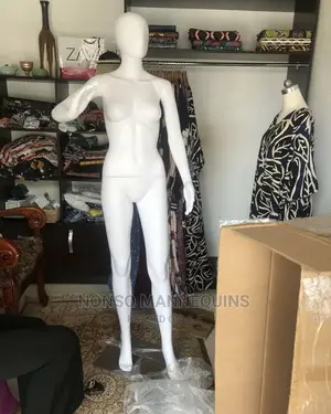 White Abstract Face Female Fibre Display Mannequin(New)