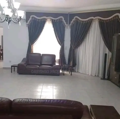 Royal Curtains