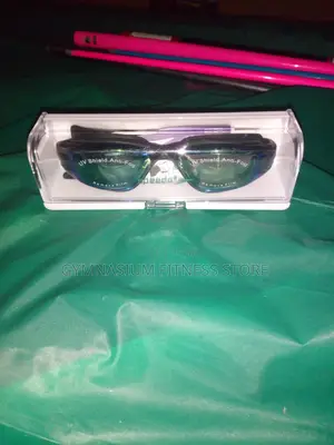 Swimming Googles With Case