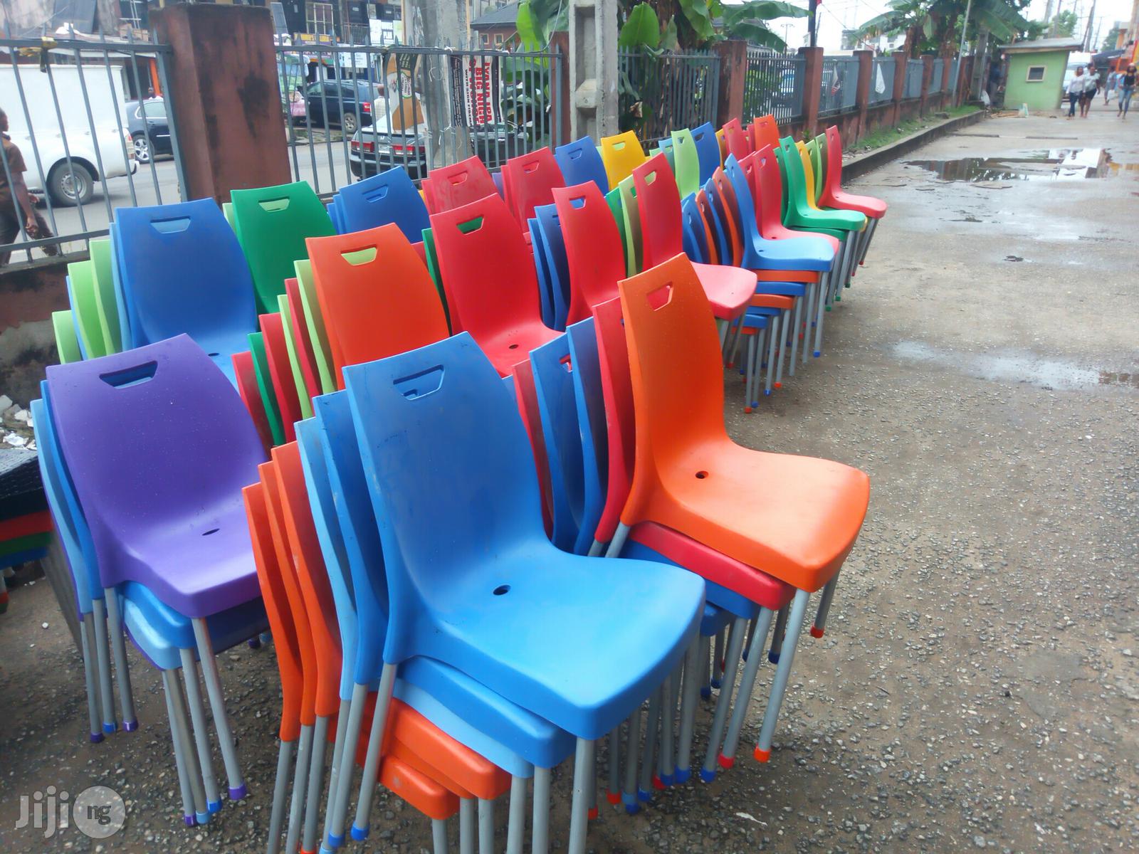 Quality Plastic Chairs With Iron Legs