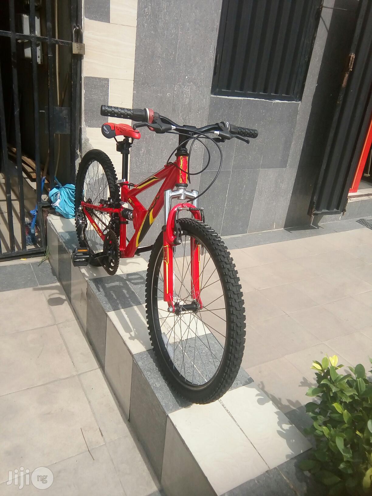 Apollo Fx24 Teenager Bicycle