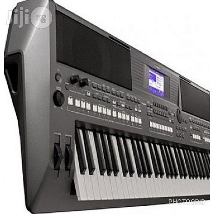 Yamaha Keyboard - PSR S670