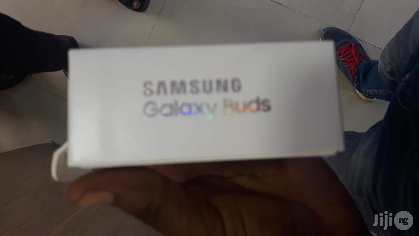Samsung Earbud White