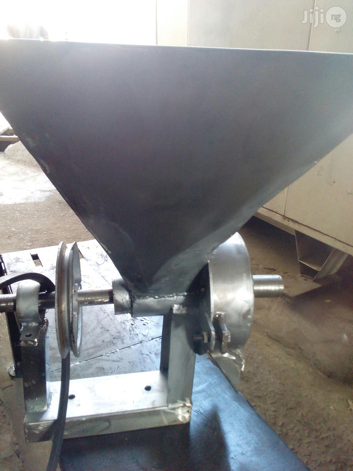 Stainless Grinding Machine (Quality)