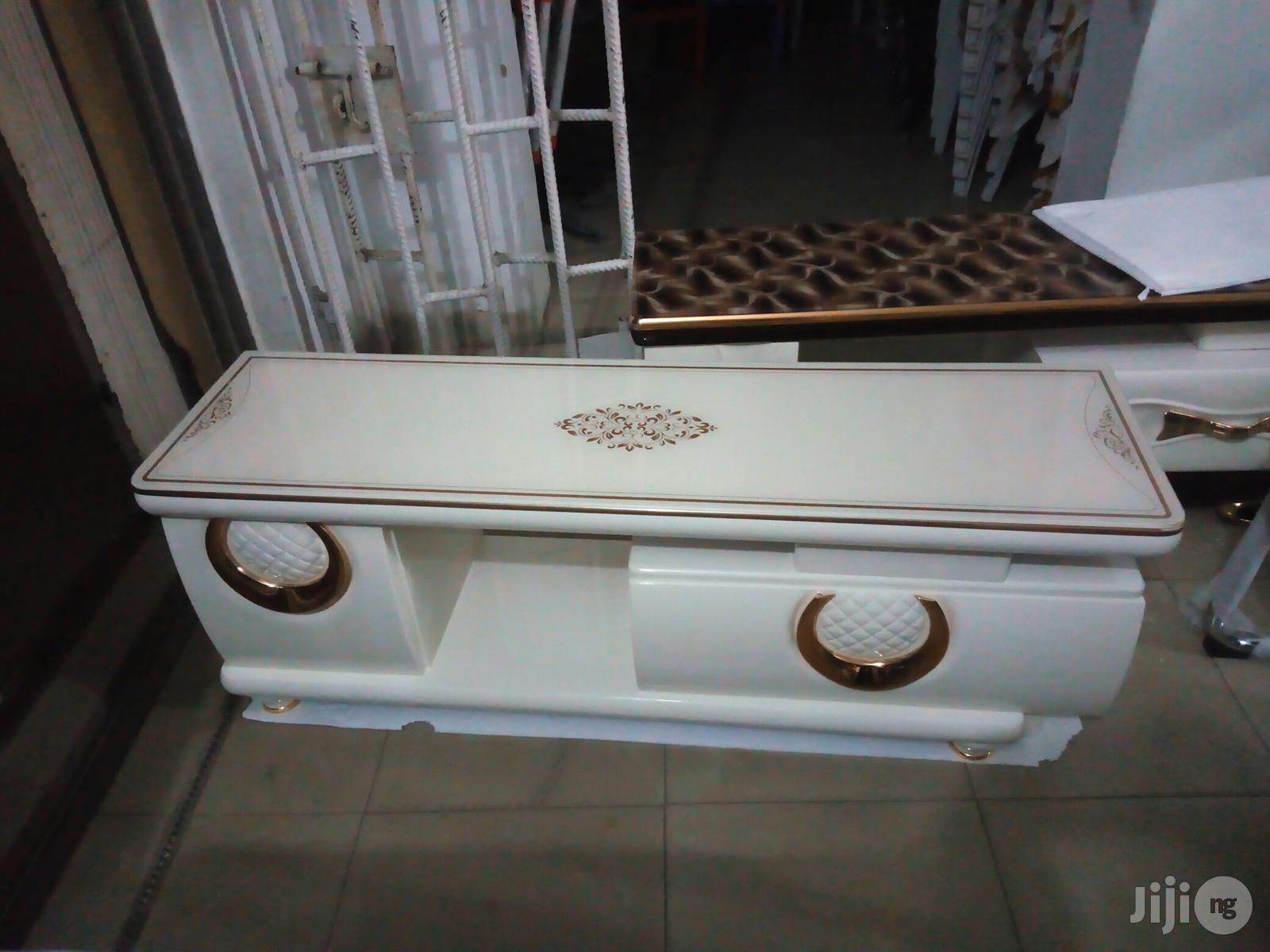 Royal Tv Stand/Tv Console