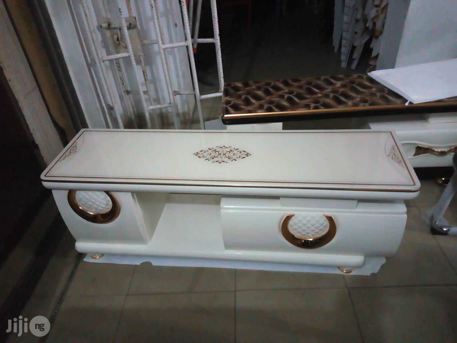 Royal Tv Stand/Tv Console