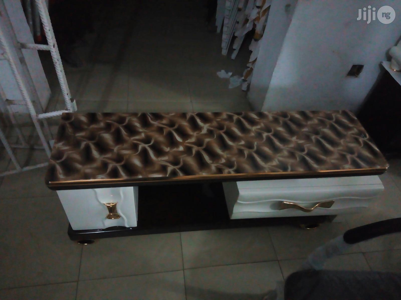Foreign Tv Stand / Tv Console