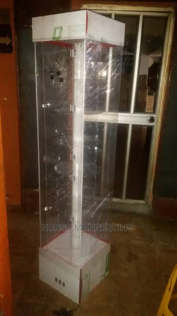 Multi Purpose Big Show Glass For Displaying Different Items