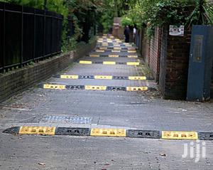 Anti-shrink Car Traffic Speed Breaker Bump (60 Tonnes)