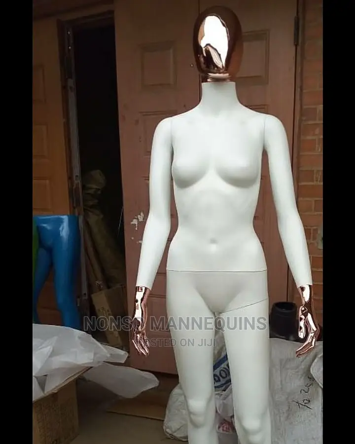 Female Mannquins