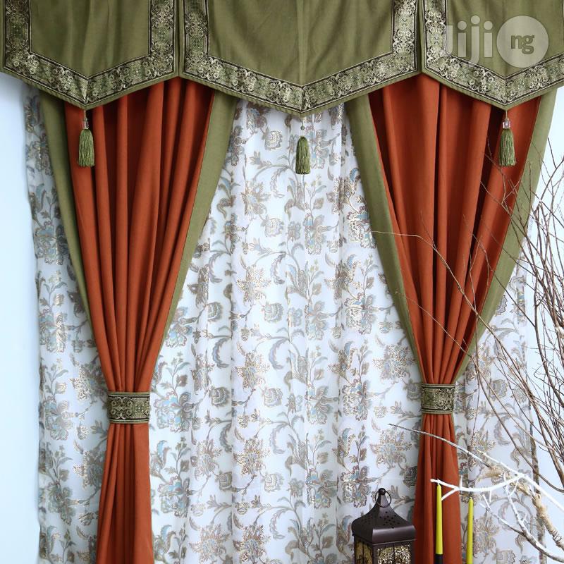 Curtain Unique