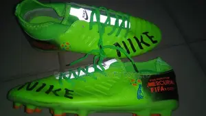 Nike Size 43 Soccer Boot