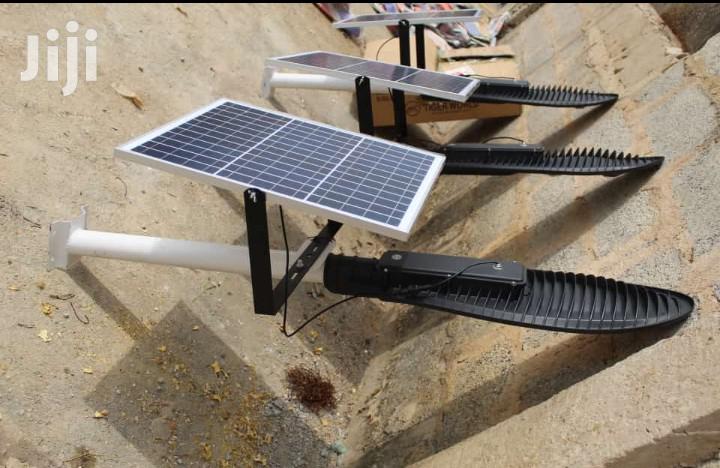 Local 6m Galvanised Hinged Pole Designed for Range of Solar