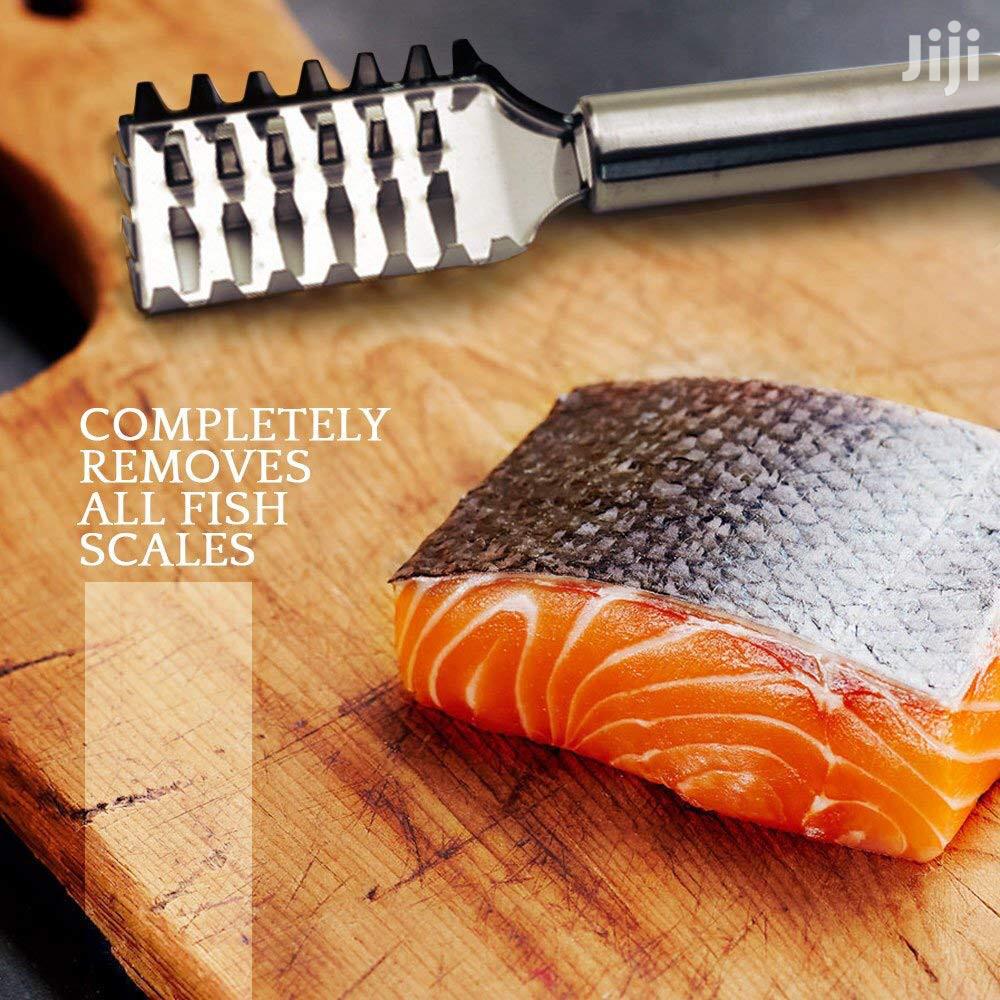 Fish Scaler Remover With Stainless Steel Sawtooth