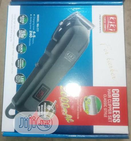 New Gain Rechargeable Baldhair Clipper With Accesories 2000w