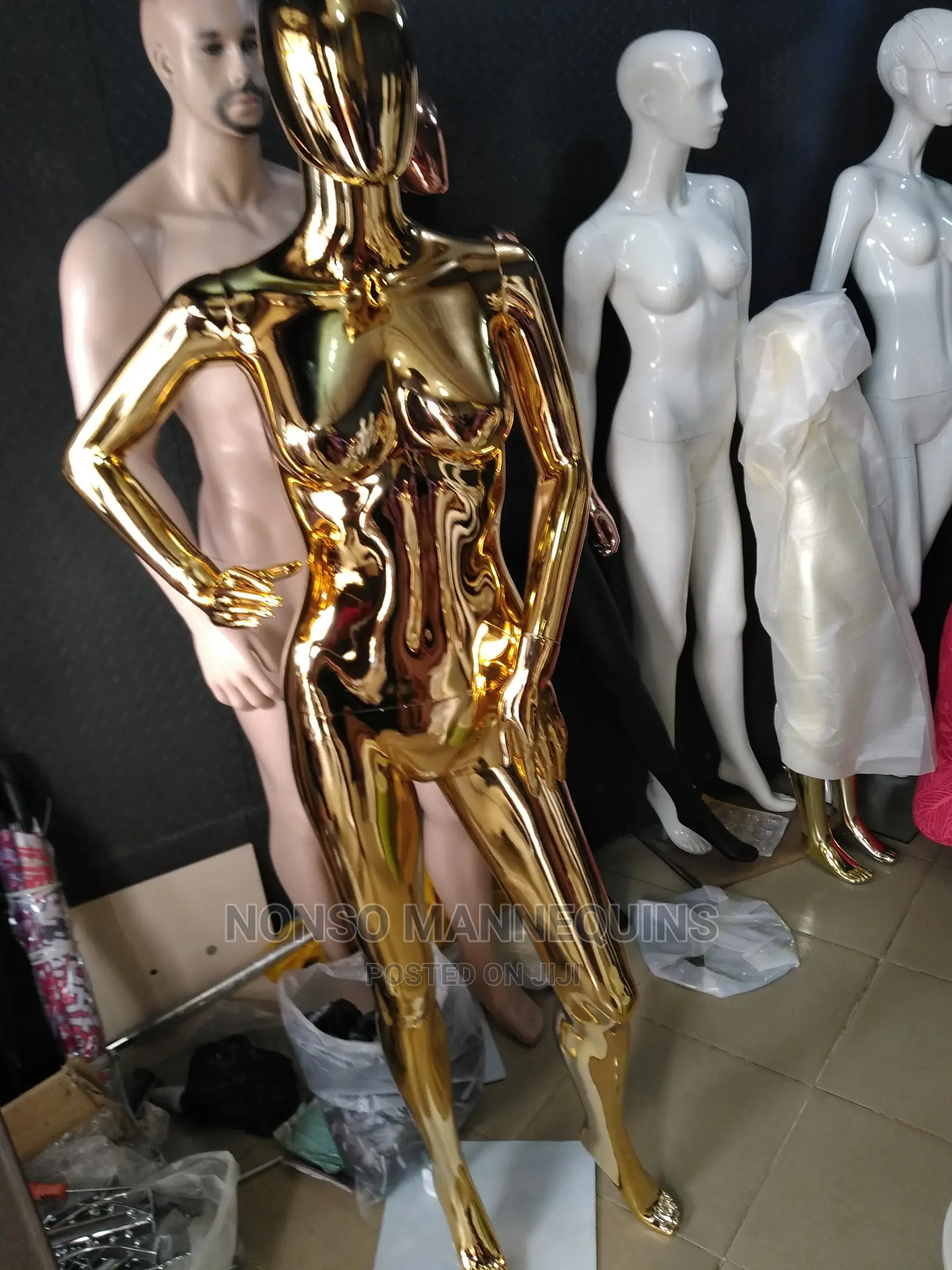 R4 Module Gold Chrome Display Mannequin