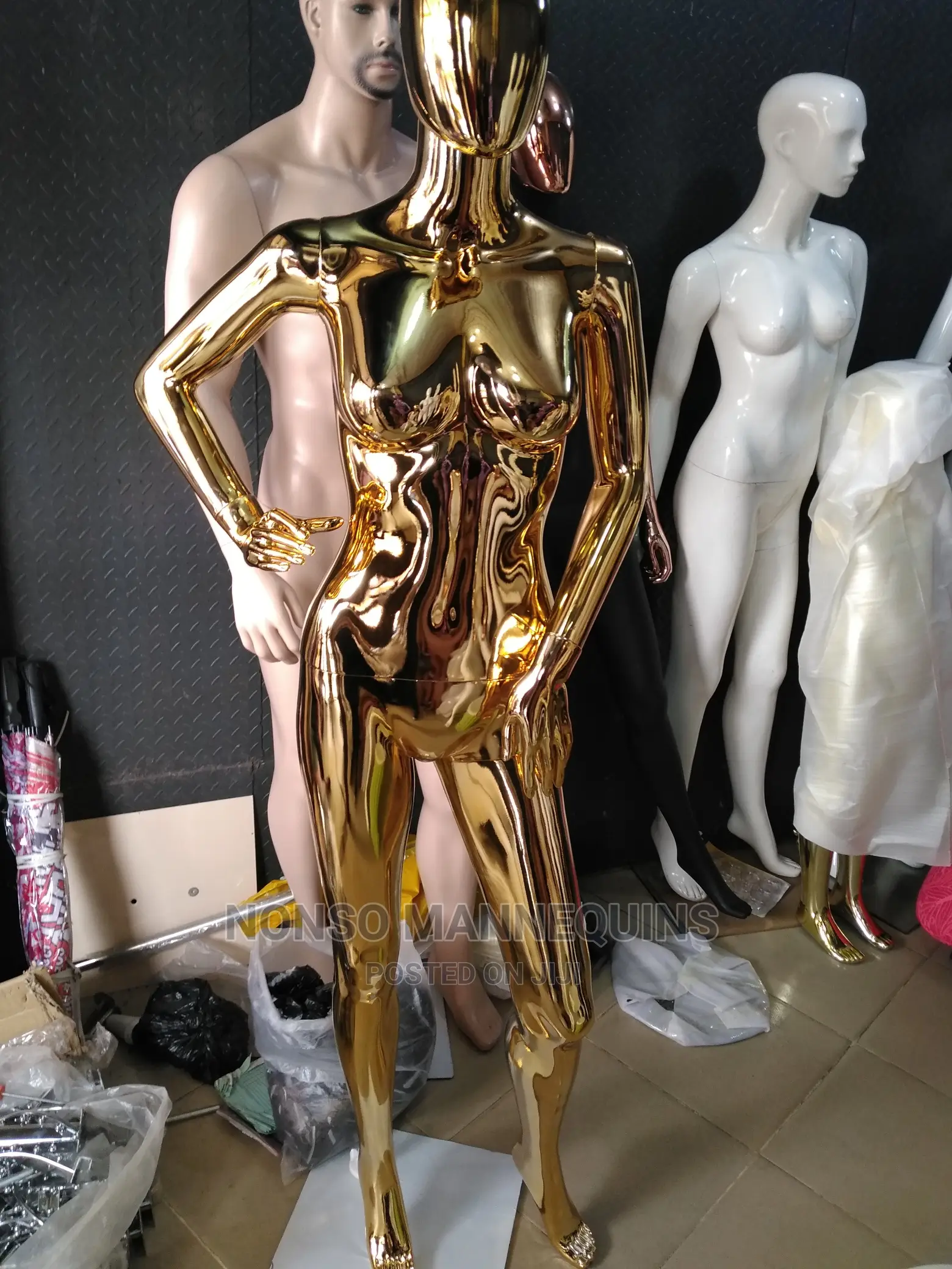 R4 Module Gold Chrome Display Mannequin