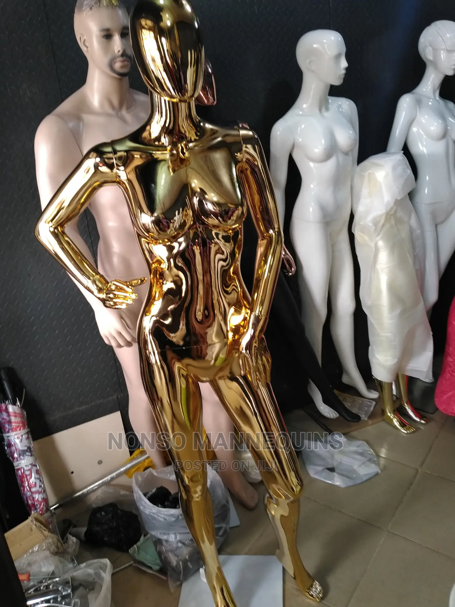 R4 Module Gold Chrome Display Mannequin