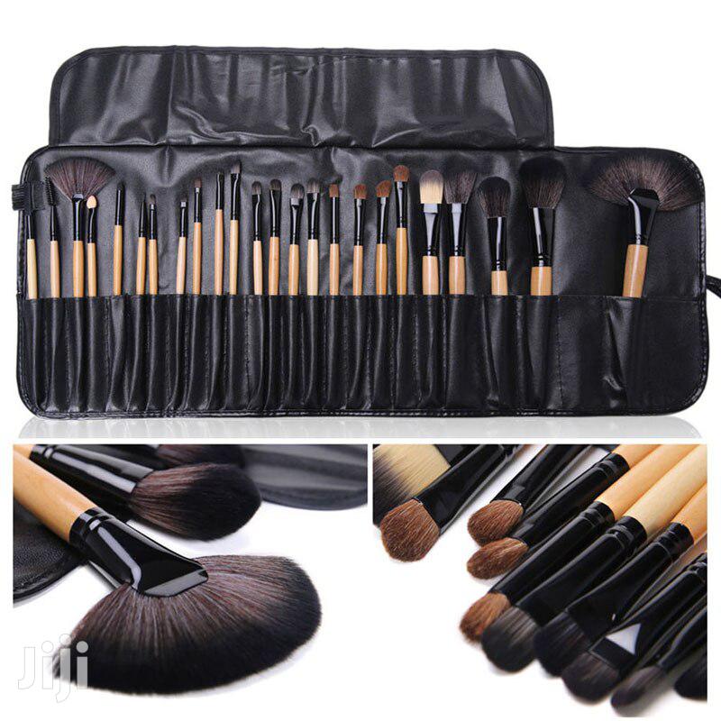 Professional 24 Pcs Makeup Brushes Set Powder Foundation