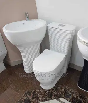England Standard Master Water Closet WC .