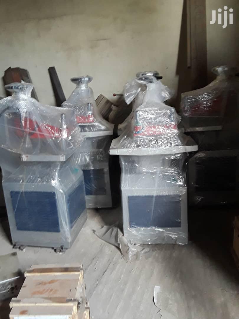 Hydraulic Nylon Puncher
