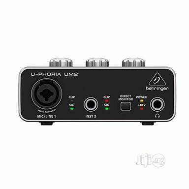 Behringer U-Phoria Um2 Audio Interface