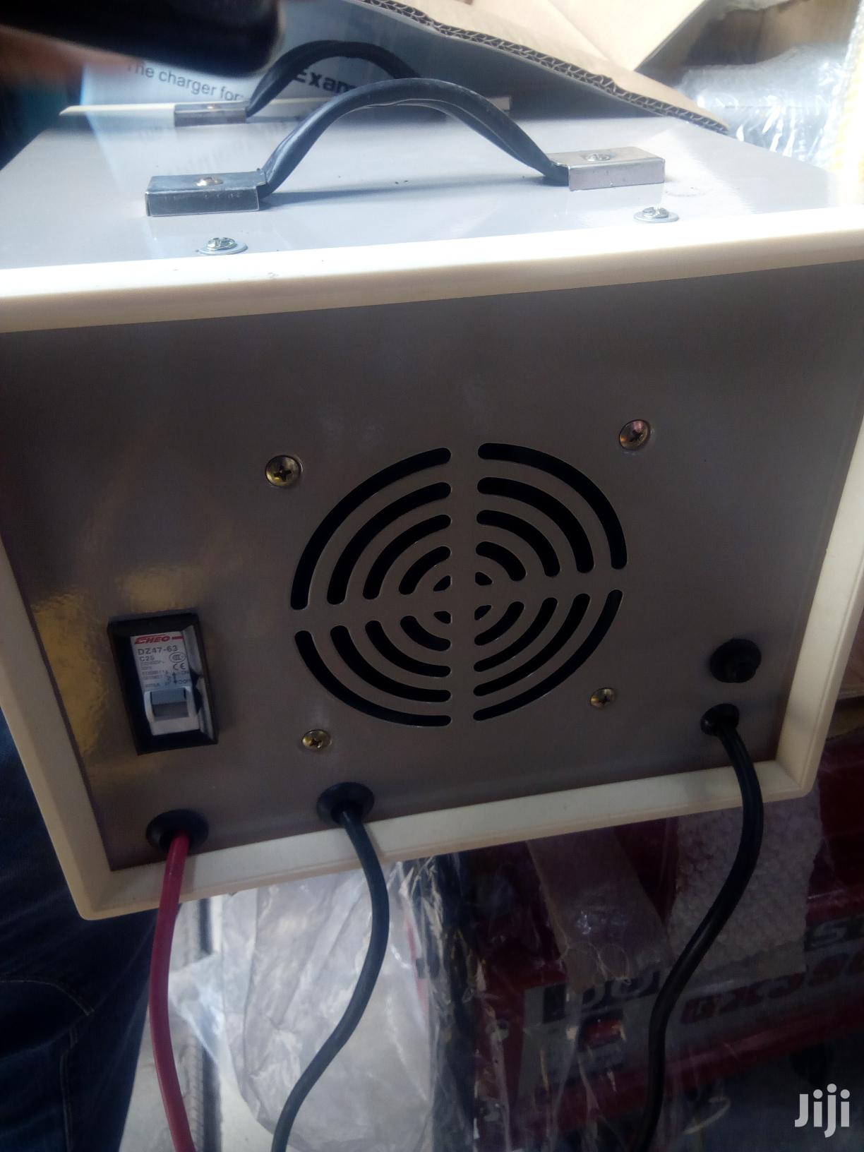 Battery Charger Machine