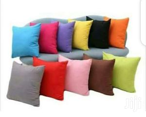Different Colors of Decorative Throw Throw