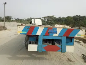 Flat Bed Trhck For Hire