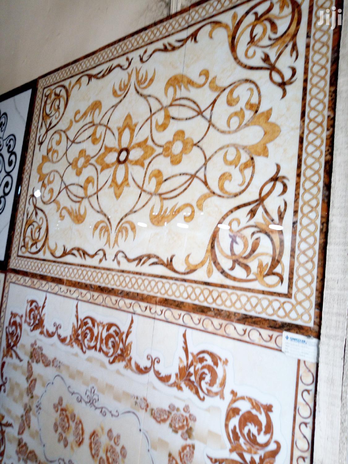 Center Tiles Deco