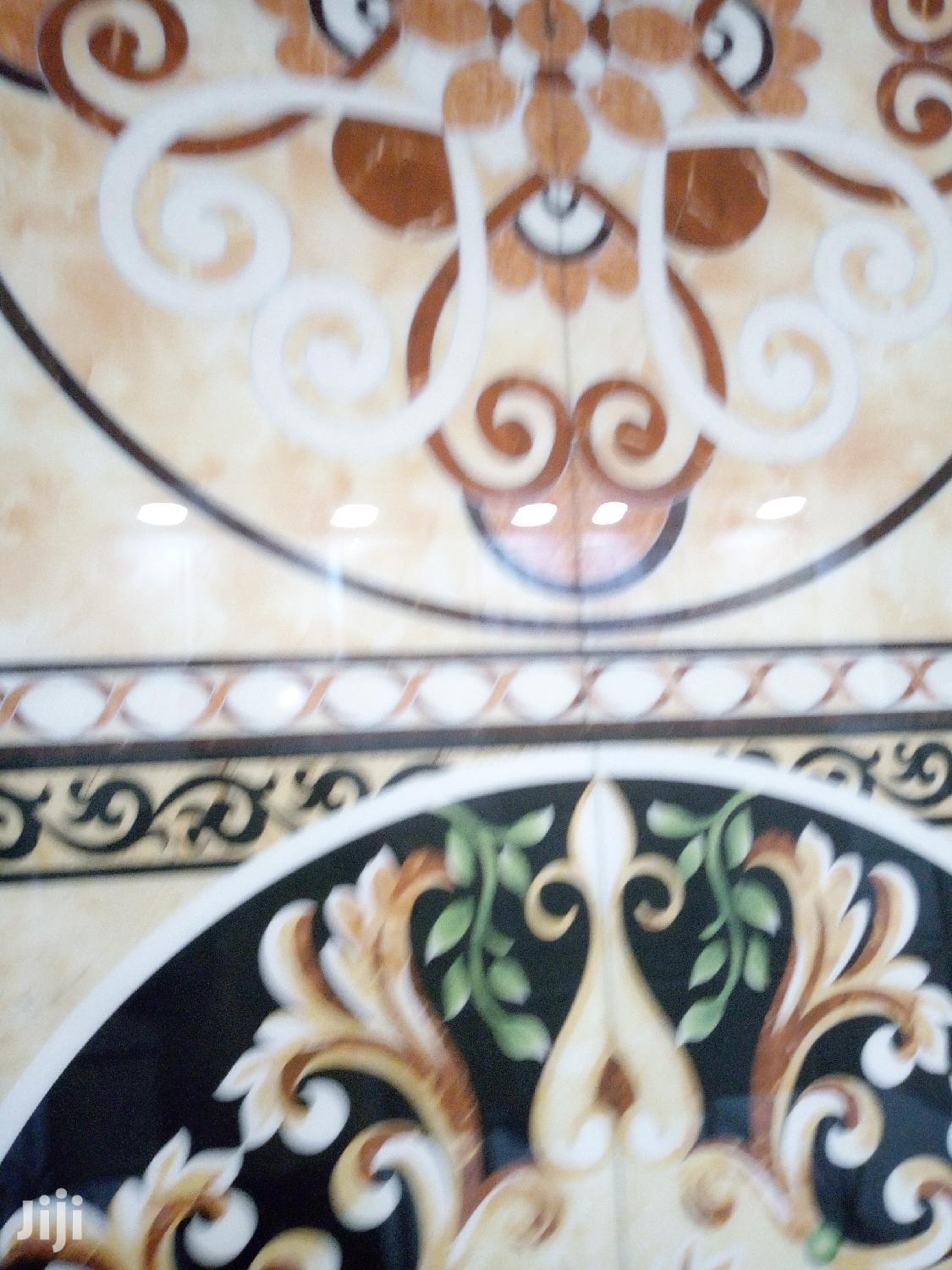 Center Tiles Deco