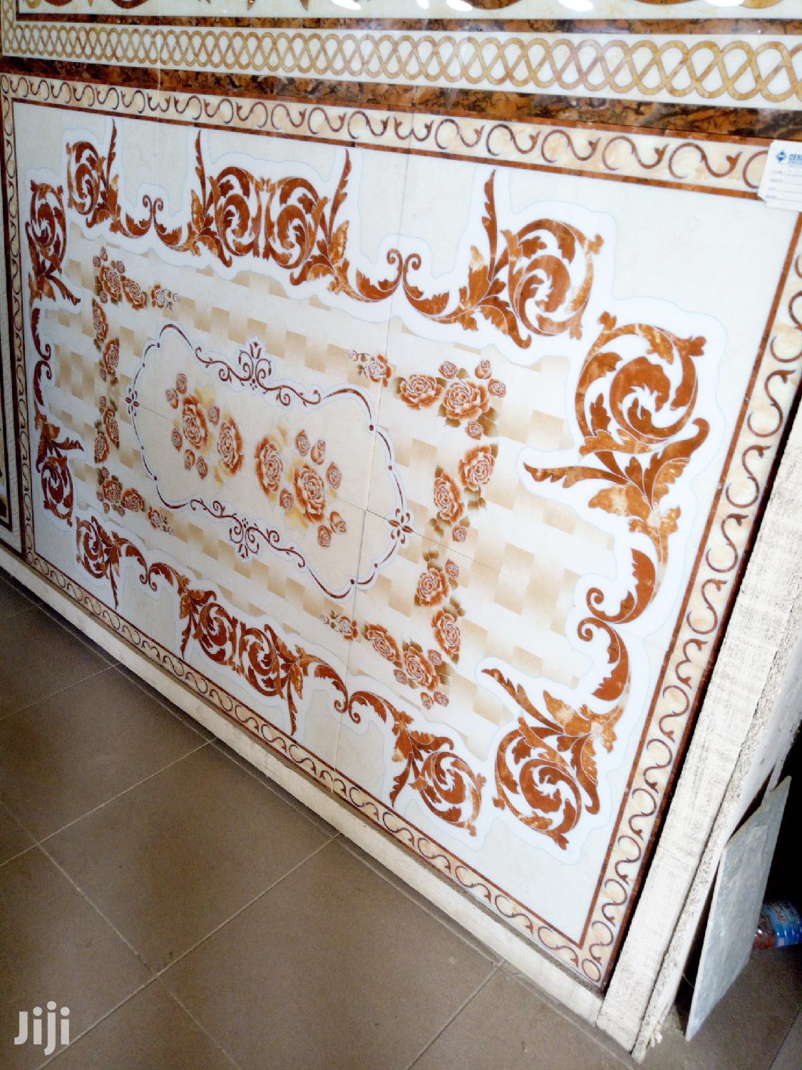 Center Tiles Deco