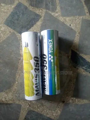 Yonex Cock 8