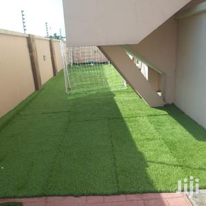 New Quality Artificial Green Grass Carpet Installation.