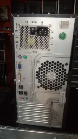 Desktop Computer Fujitsu Esprimo P557/E85+ 4GB Intel Core i3 HDD 320GB