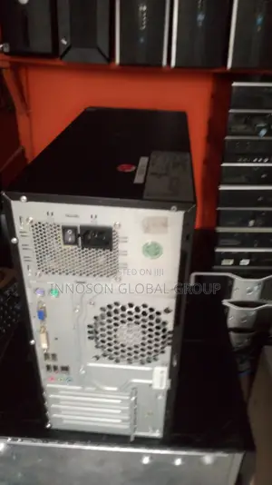 Desktop Computer Fujitsu Esprimo P757/E85+ 2GB Intel Pentium HDD 160GB