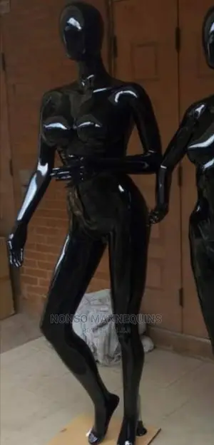 Black Big Size Female Display Mannequin With Nice Pose