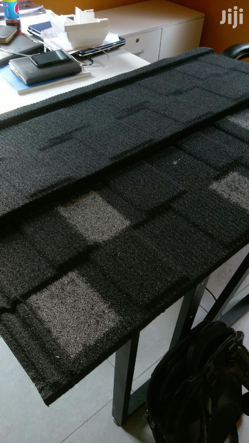Black And White Stone Coated Roofing Sheet.