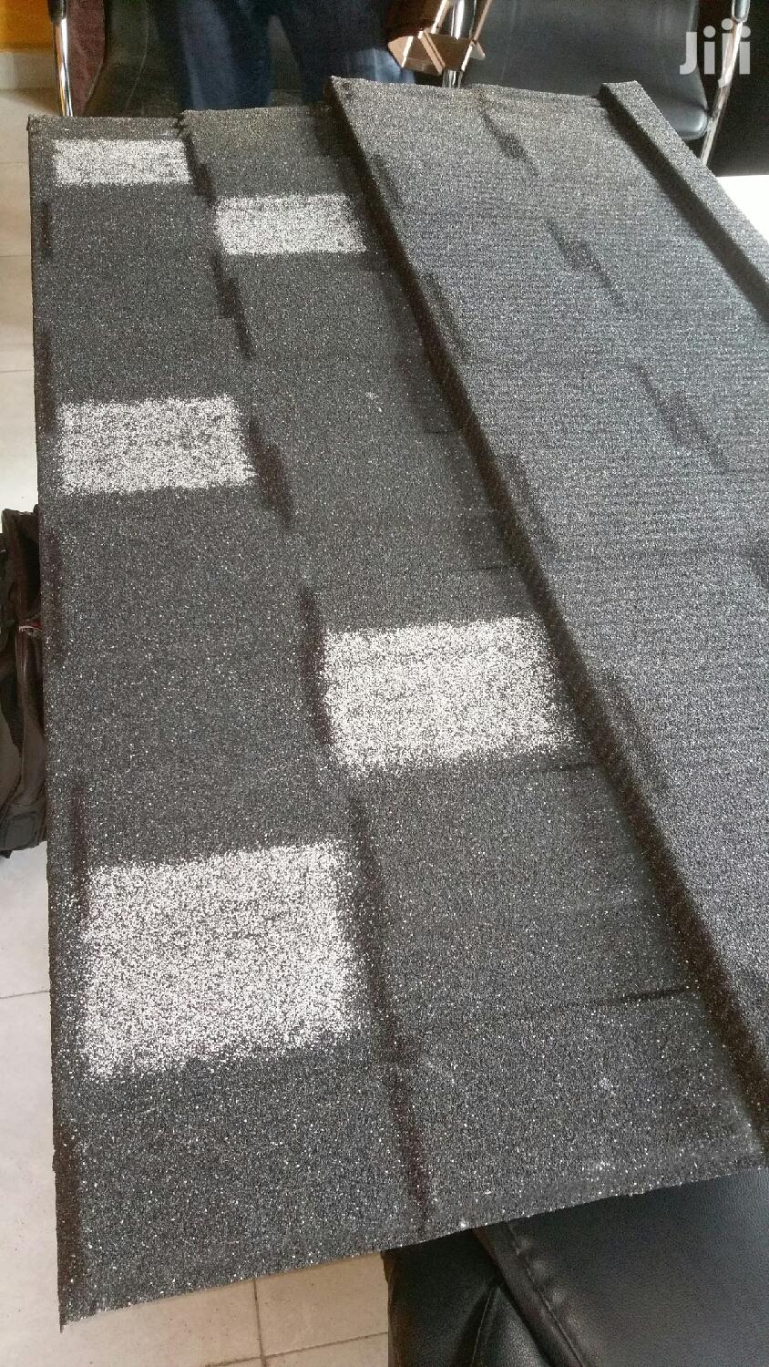 Black And White Stone Coated Roofing Sheet.