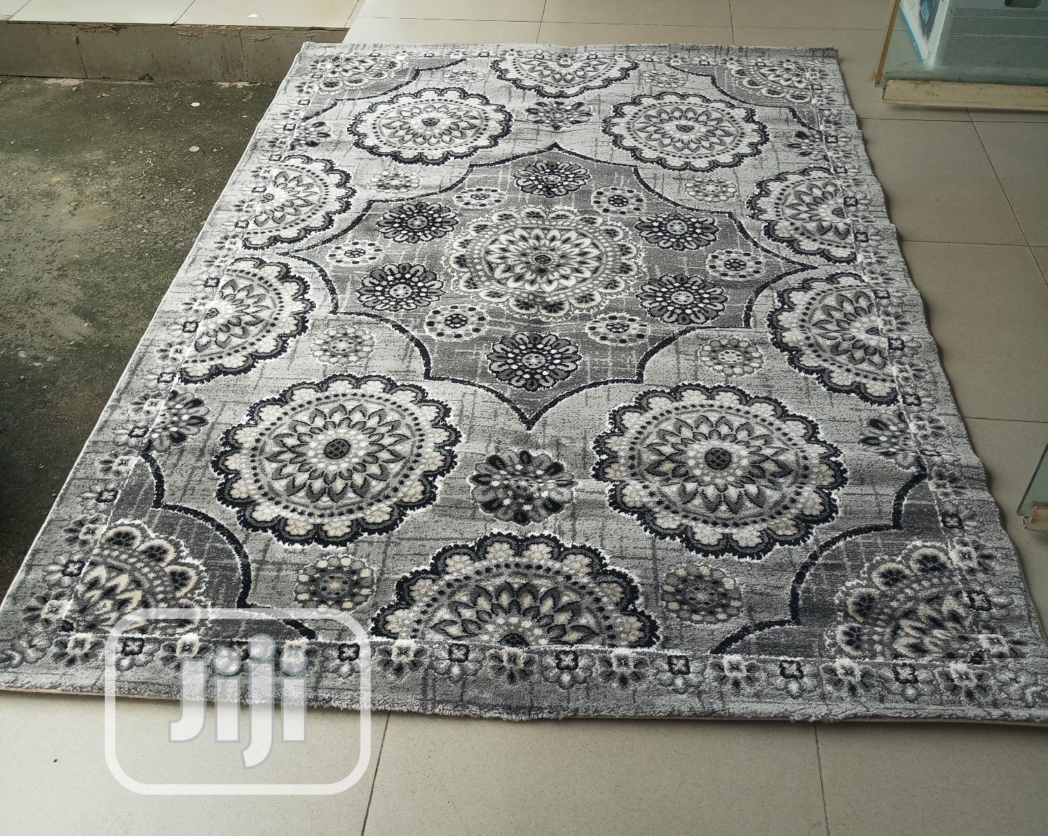 High Quality Royal Designer Fluffy Super Soft Center Rug.