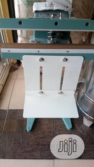 Pedal Sealing Machine