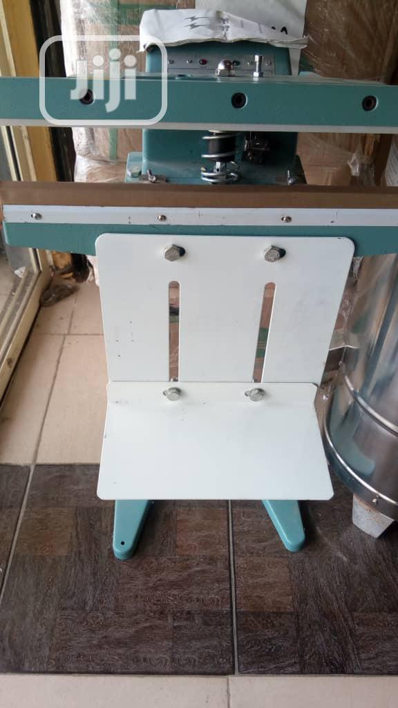 Pedal Sealing Machine