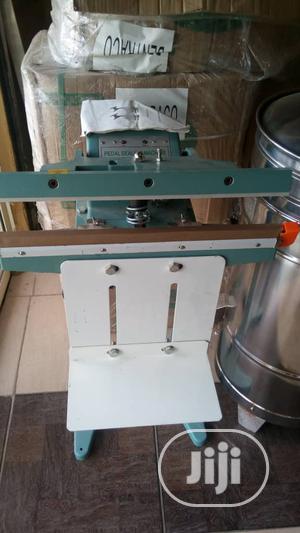 Pedal Sealing Machine