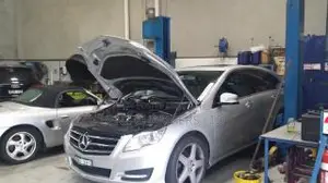 Mercedes Benz Auto Workshop