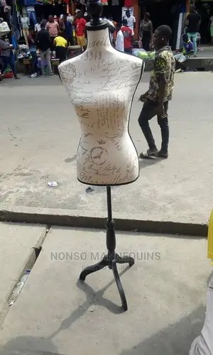 Pinnable Female Display Mannequin With Tripple Leg Stand
