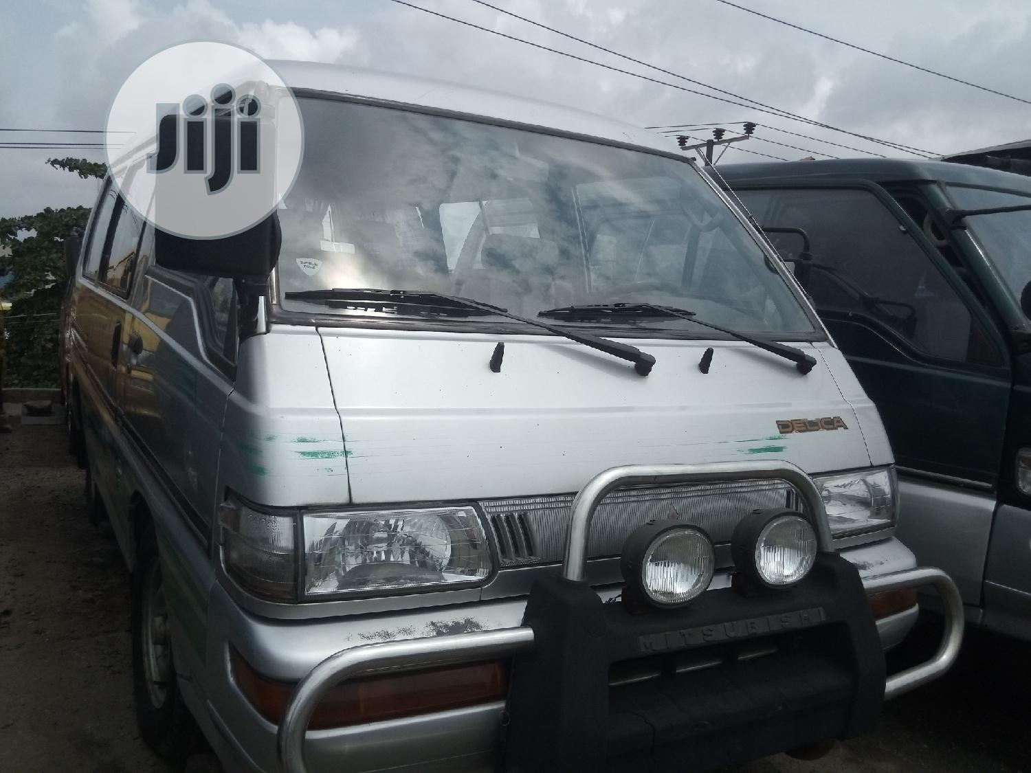 Mitsubishi L300 2002 White