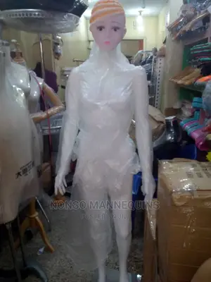 Pretty Face Female White Plastic Mannequin 1
