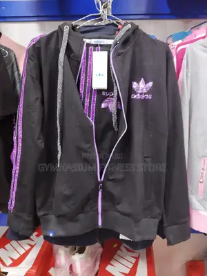 Photo - Adidas Jogging